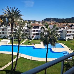 Casa en urb. con la piscina más GRANDE de Jávea.
